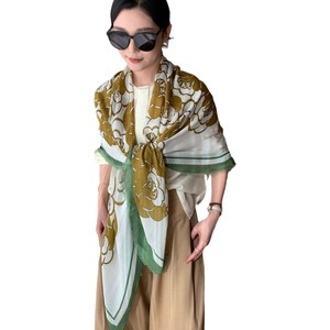 أوشحة فسكوز كبيرة ناعمة ممتازة للنساء وشاح قطني مطبوع بالزهور بتصميم مربع وشاح شاطئي مربع - Product Image 6