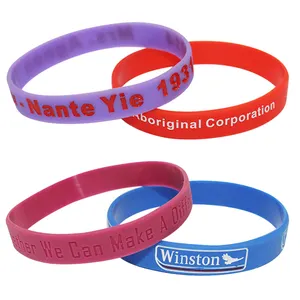 Individuelles personalisiertes Event-Armbänder Pvc-Gummi-Silikon-Armband Armband mit Logo individuelles weiches Pvc-Armband