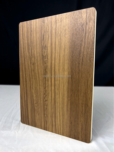 Panneau mural <span class=keywords><strong>en</strong></span> <span class=keywords><strong>PVC</strong></span> imitation bois imperméable à installation rapide pour la rénovation intérieure moderne, revêtement décoratif pour bureaux et magasins - Product Image 2