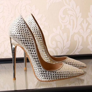 รองเท้าส้นสูงแบบสวม ไซส์ใหญ่ 44 ลายงู 3 มิติ ปลายแหลม  สำหรับผู้หญิง  เซ็กซี่ เหมาะสำหรับเดท  งานกลางคืน  ใส่ไปเที่ยวคลับ - Product Image 6