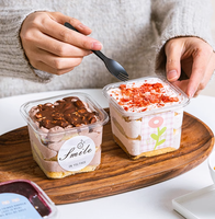 Boîte carrée de personnalisation d'usine boîte à gâteau tasse transparente Mousse lait de soja Dessert et boîte de cuillère à fruits jetable