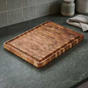 Planche à découper rectangulaire durable en bois BS INTERNATIONAL Handicrafts, 1,5 cm d'épaisseur, lavable au lave-vaisselle, fabriquée en Inde, pour la cuisine - Product Image 1