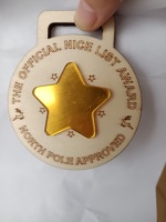 Médaille suspendue circulaire avec ornement étoile, gravée en bois, pour la liste des bienfaiteurs du Père Noël, cadeau de Noël