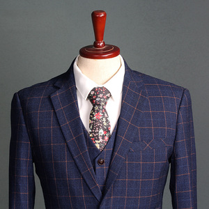 Vente en gros de costume de mariage d'affaires à <span class=keywords><strong>carreaux</strong></span> pour hommes ensemble de trois pièces Version coréenne Slim Fit Plus XL fermeture éclair bouton tissu imprimé - Product Image 4