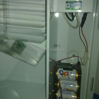Máquina Expendedora de Toallas Sanitarias de Pared con Funcionamiento a Batería Easivend, Capacidad de 20 a 150