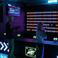 Juego de Disparos Láser con Luz LED, Pistola Láser, Juegos de Tiro al Blanco, Competición Interactiva en Equipo para Parques de Diversiones Interiores
