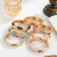 CYNYA Gelang Bangle Wanita Berbahan Paduan Seng Enamel Warna-warni, Gelang Berengsel Motif Geometris Warna Emas, Gelang Manset Boho yang Dapat Ditumpuk