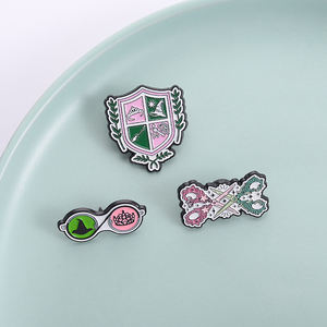 Épingles en émail sur le thème de la musique et de la danse fantastiques, film <span class=keywords><strong>d</strong></span>'aventure, chapeau de sorcière magique, couronne, ciseaux, broches, badges pour sacs, bijoux, cadeau pour ami - Product Image 3