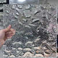 Panneau en verre artistique OEM 8mm 10mm 2800*1500mm, coulé à chaud et trempé en four, pour dessus de table, cloison et décoration d'armoire