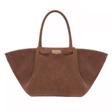 Daim marron grande taille