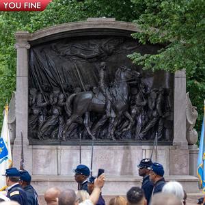 Grande Rilievo Murale in Bronzo di Robert Gould Shaw con Cavallo per Esterni - Product Image 2