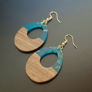 Boucles d'oreilles artisanales en résine et bois, faites à la main, style bohème, pendantes, bijoux uniques, accessoires de mode, cadeau pour femme - Product Image 1