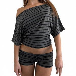 Conjunto Deportivo de 2 Piezas para Mujer, Estilo Casual, Top Largo a Rayas Vintage y Pantalones Cortos Jogger, Tejido Holgado de Spandex/Poliéster - Product Image 6