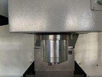 Fraiseuse CNC VMC640 entièrement automatique de haute précision Mini centre d'usinage vertical CNC vertical utilisé en Chine