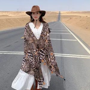 Wholesale Fashion 100% Polyester Cotton Muslim Hijabs European Animal Leopard Pattern Beach Cover Shawls Outer Wear Cotton Scarf