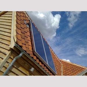 Sistema de calentador de agua solar presurizado compacto de 300L, tubo de vacío de panel plano para hotel doméstico o comercial - Product Image 3