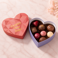 Op maat gemaakte hartvormige dekselbasis stevige cadeaudoos koraalroze geometrisch goudfolie OEM chocolade sieraden Valentijnsdag verpakkingsdoos
