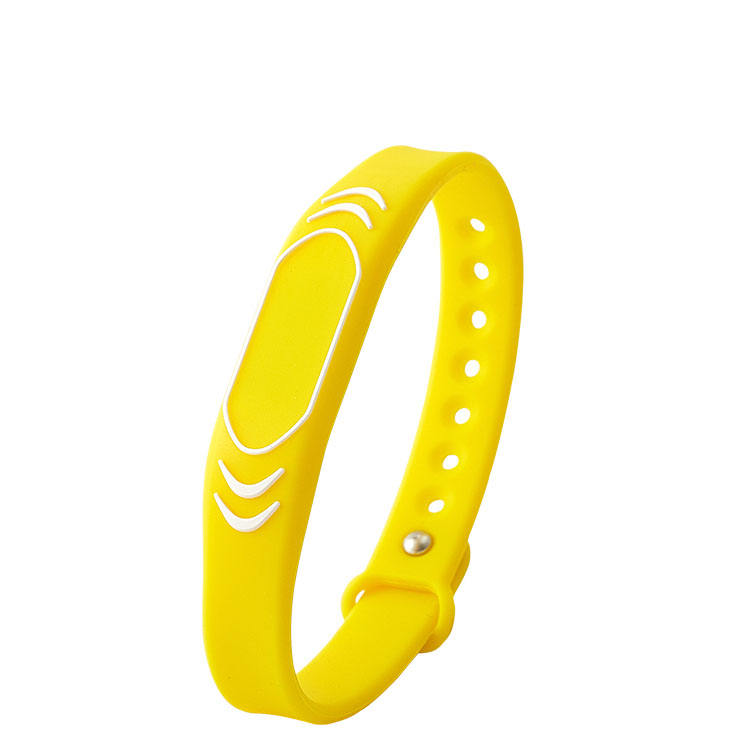 สีเหลือง