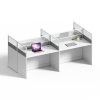 Poste de travail de bureau moderne à rangée droite extensible avec cloison acoustique en PVC, table de bureau flexible pour configuration de bureau modulable