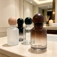 Bouteilles de parfum en verre de qualité supérieure avec vaporisateur à pompe pour cosmétiques