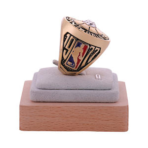 <span class=keywords><strong>NB</strong></span> A Portland <span class=keywords><strong>Trail</strong></span> blazers แหวนแชมป์ unisex อัลลอยฝังทองชุบปรับขนาดได้สำหรับงานแต่งงานงานหมั้นหรือปาร์ตี้ของขวัญ - Product Image 3