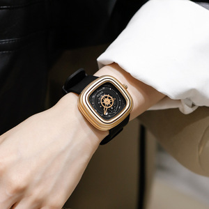 Reloj de Pulsera Minimalista Casual para Mujer, Correa de Silicona, Diseño Cuadrado de Lujo Ligero, Reloj de Cuarzo - Product Image 3