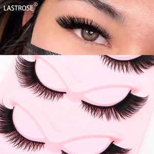 Nouveau Design <span class=keywords><strong>Foxy</strong></span> Winged Cat Eye Lashes Clear Band Full Strip Faux Mink Fluffy Eyelashes avec Diamond - Product Image 3