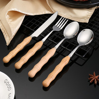 Couteau, fourchette et cuillère en acier inoxydable Ensemble de vaisselle occidentale Manche en hêtre Fourchette à fruits Cuillère à dessert pour crème glacée Couteau à steak