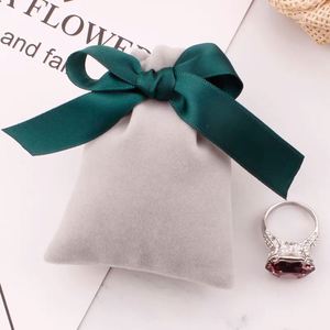 Sac à cordon en tissu velours personnalisable pour bijoux, lunettes, objets anciens avec option de logo - Product Image 5