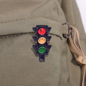 Spilla Smaltata 'Non lo Sono Capito' all'Ingrosso, Spilla Creativa a Forma di Cartone Animato, Distintivo Decorativo per Zaino e Bavero, Gioiello Regalo - Product Image 3