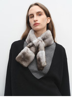 Écharpe élégante en vraie fourrure de lapin écologique pour femme, gris et blanc, à porter en croix, chauffe-cou d'hiver, vente en gros