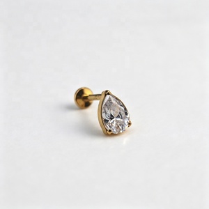 Pendientes de titanio G23 al por mayor para mujer, con diseño perforado para uso diario, con diamantes engastados en tres garras y corte en forma de pera. - Product Image 3