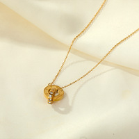 Collier à anneaux entrelacés pour femme, pendentif en zircon doré, cœur gravé, étincelant, élégant, chic, bijou cadeau pour un usage quotidien