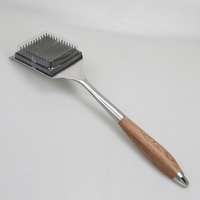 Ensemble de 4 outils de barbecue en acier inoxydable avec manche en bois, accessoires de grillade dans une boîte kraft pour la cuisine en plein air