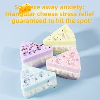 Anti-stress créatif de style influenceur, en forme de fromage triangulaire (en caoutchouc) à texture réaliste, à rebond lent, idéal pour le pressage
