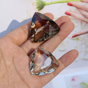 <span class=keywords><strong>Prix</strong></span> de gros sculpté à la main en cristal de quartz fumé naturel grand triangle octogone <span class=keywords><strong>diamant</strong></span> pour pendentif - Product Image 6