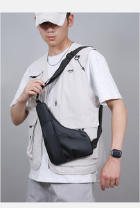 Borsa da uomo alla moda con borsa da petto di grande capacità da uomo con chiusura a cerniera obliqua a una spalla Anti-schizzi in PU - Product Image 3