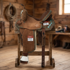 Silla de montar premium de cuero occidental para barril racing, hecha a mano y ligera para un rendimiento cómodo en el rodeo. - Product Image 3