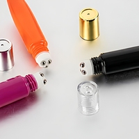 Flacon roll-on en plastique de 15 ml avec 3 billelettes, rechargeable, vide, pour emballage cosmétique, OEM ODM