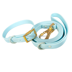 Ensemble de laisse et de collier de chien imperméables en gros d'usine laisse pour animaux de compagnie en PVC doux au toucher de haute qualité avec crochet pivotant verrouillable en or - Product Image 1