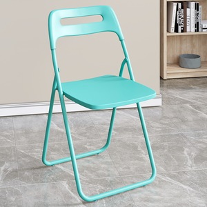 Chaise de conférence moderne pliable et relevable, avec cadre en acier et dossier en plastique, design simple et portable, idéale pour dortoir, école, hôtel, chambre et salle à manger - Product Image 2
