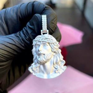 Colgante de Lujo con Retrato de Jesús en 3D Hiperrealista, Estilo Hip Hop, con Moissanita, Plata de Ley 925, Chapado en Oro de 18K, Joyería para Raperos - Product Image 1