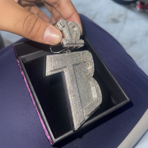 Colgante Unisex con Cabeza de León, Engaste de Moissanita VVS de Corte Brillante Redondo de 5 Quilates, Chapado en Plata, Estilo Hip Hop, HUMERA JEWELS - Product Image 1