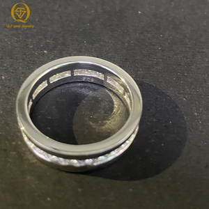 Anillo de hombre estilo hip hop de platino y oro macizo con diamantes de laboratorio de claridad VVS en medio y todo círculo, ideal para fiestas y bodas, joyería certificada IGI. - Product Image 2