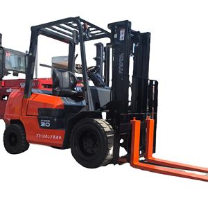 Chariot élévateur industriel diesel d'occasion du Japon 3/5 tonnes RWD pour les travaux d'entrepôt et de ferme en vente - Product Image 1