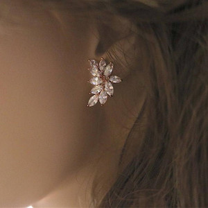 Orecchini a Perno a Forma di Foglia Marquise per Donne, Brillanti Orecchini Botanici, Gioielli di Moda Quotidiana - Product Image 4