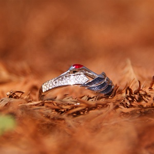 Nueva joyería fina elegante lujo sólido 925 plata esterlina esmalte Iced Out VVS Moissanite rojo coronado grúa <span class=keywords><strong>Grus</strong></span> anillo para mujeres - Product Image 6