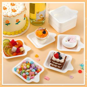 Assiette carrée jetable en fibre de bagasse de 4 pouces pour service alimentaire, traiteur, collations, desserts et gâteaux - Product Image 3