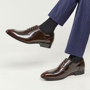 Zapatos de Vestir de Cuero Charol Estilo Británico para Hombre - Zapatos Oxford Retro con Punta Tallada, Ligeros, Transpirables y Antideslizantes - Product Image 2