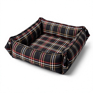 Petit lit pour animaux de compagnie rectangulaire transformable et portable (tissu Oxford, motif à carreaux, style classique, toutes saisons) - Product Image 1